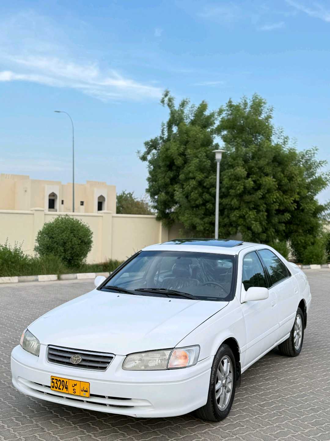 Car Image 1999 TOYOTA CAMRY SE