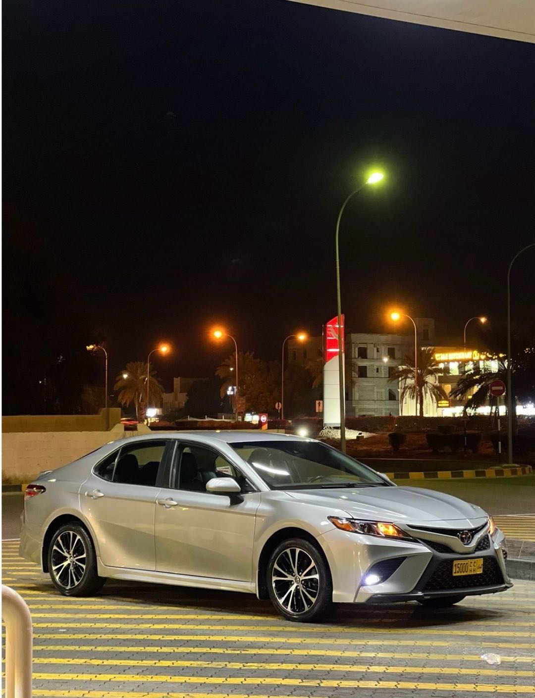 Car Image 2020 TOYOTA CAMRY SE