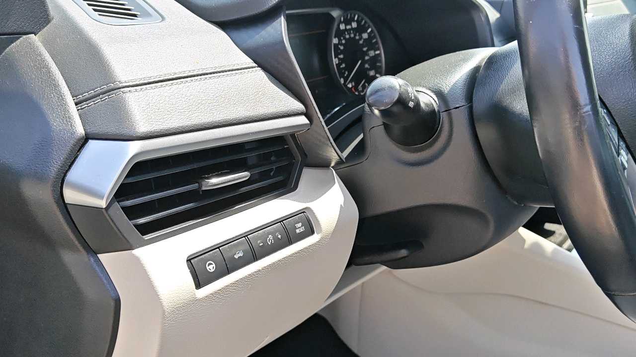 Car Image 2019 NISSAN ALTIMA SV