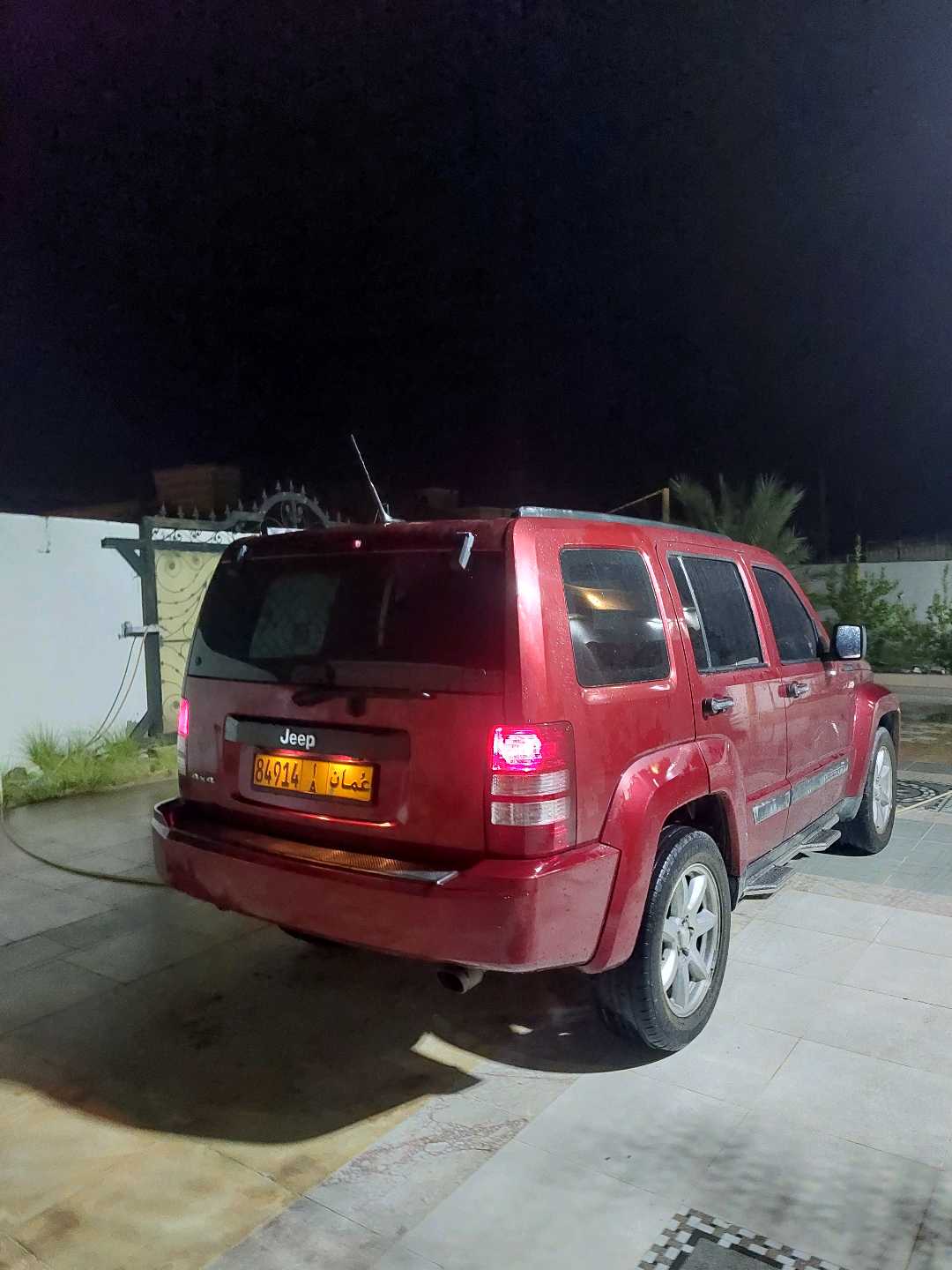 Car Image 2011 JEEP LIBERTY Jet