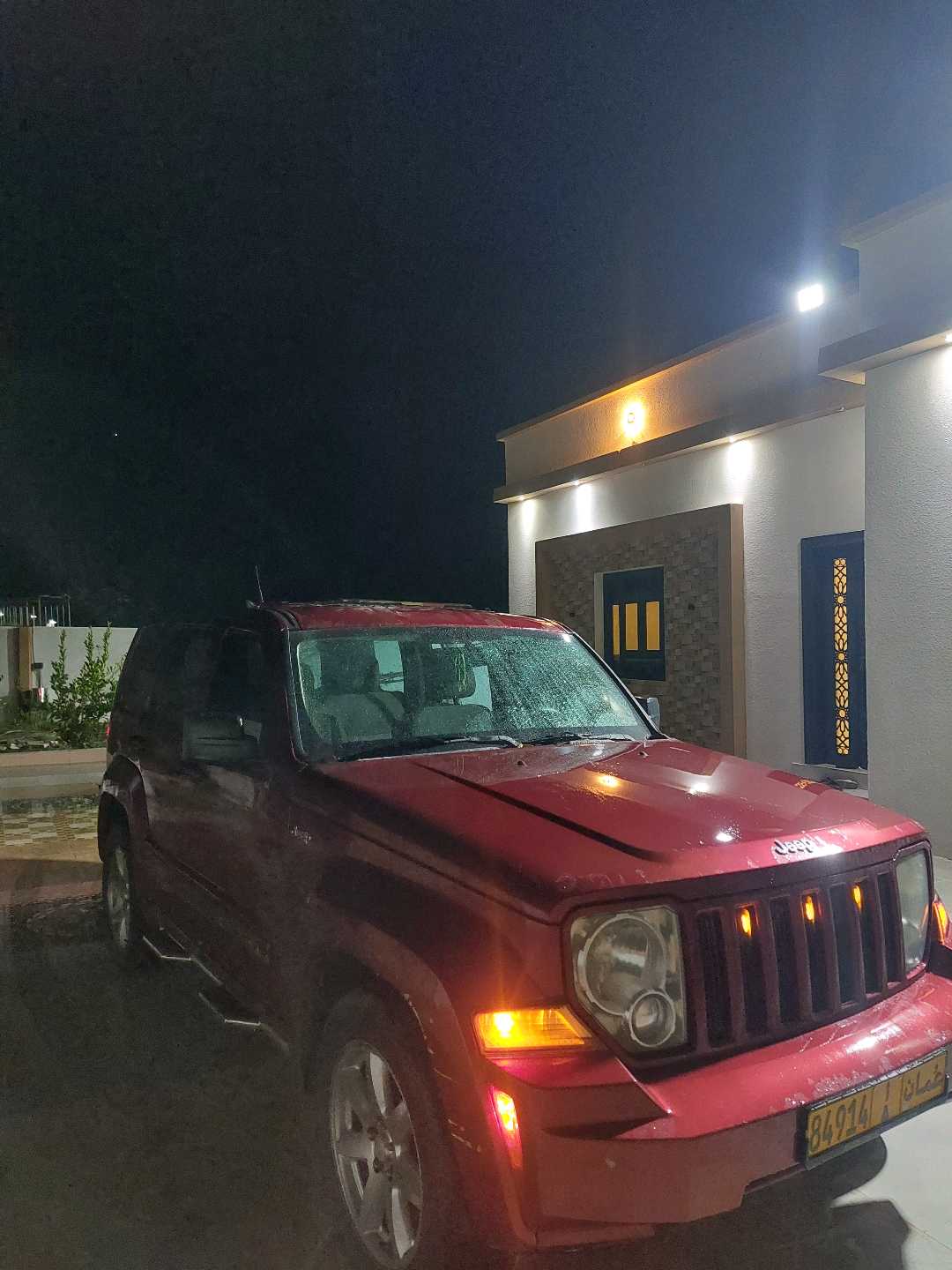 Car Image 2011 JEEP LIBERTY Jet