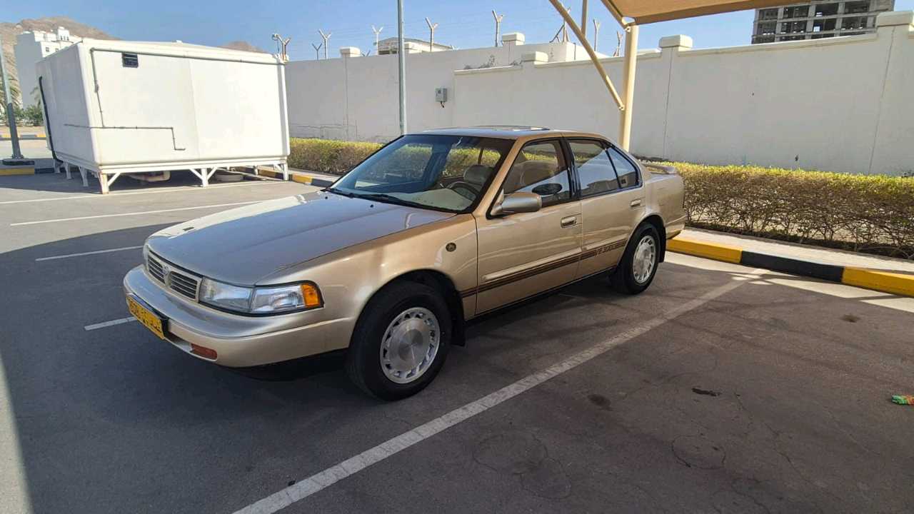 Car Image 1993 NISSAN MAXIMA PLATINUM
