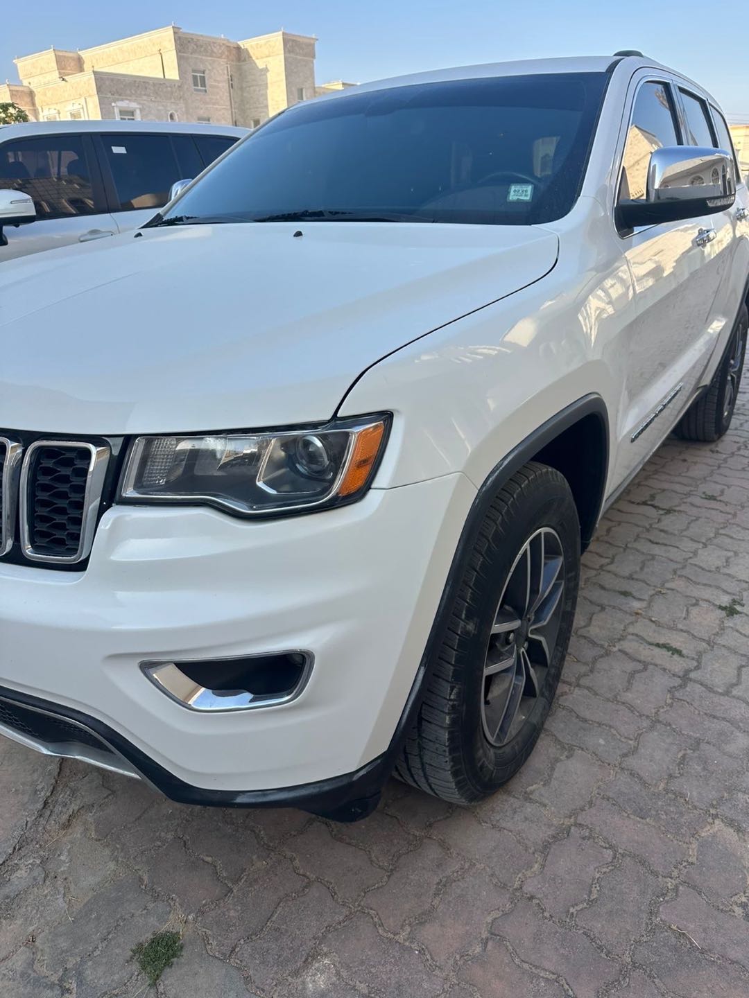 Car Image 2020 JEEP GRAND CHEROKEE LIMITED