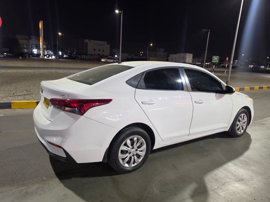 Car Image 2018 HYUNDAI ACCENT SE
