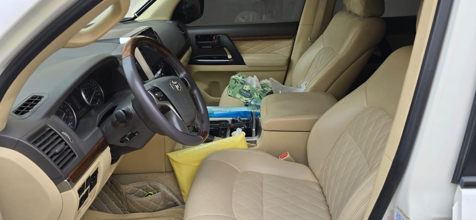 Car Image 2016 TOYOTA LAND CRUISER GX.R