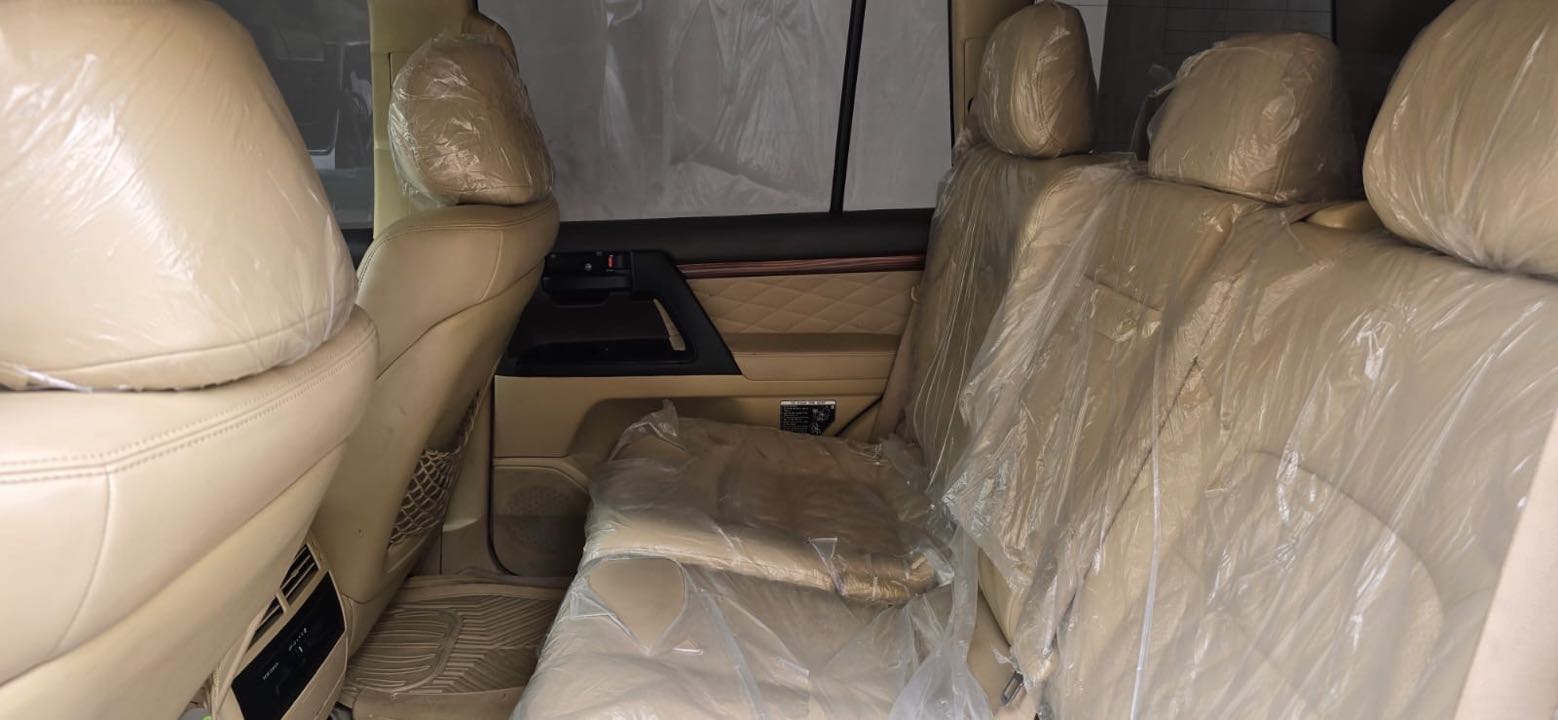 Car Image 2016 TOYOTA LAND CRUISER GX.R