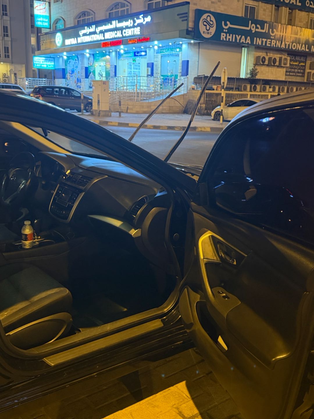 Car Image 2018 NISSAN ALTIMA SV