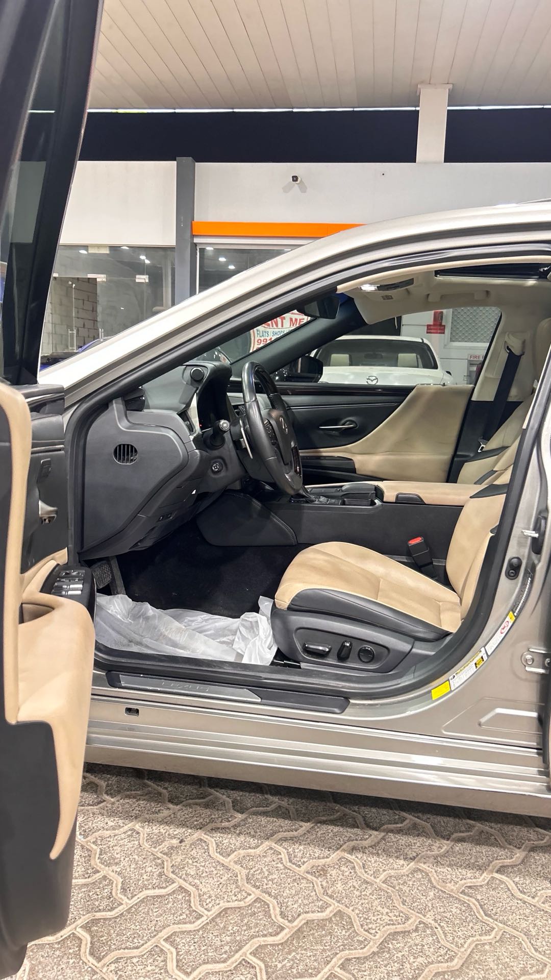 Car Image 2019 LEXUS ES 350