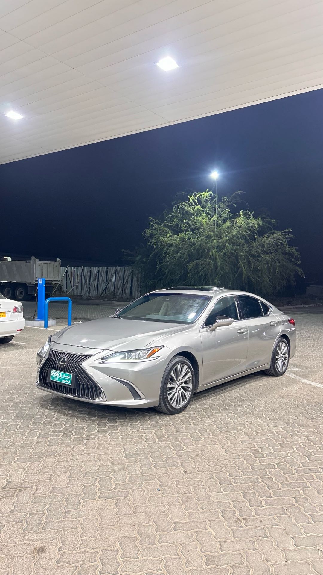 Car Image 2019 LEXUS ES 350