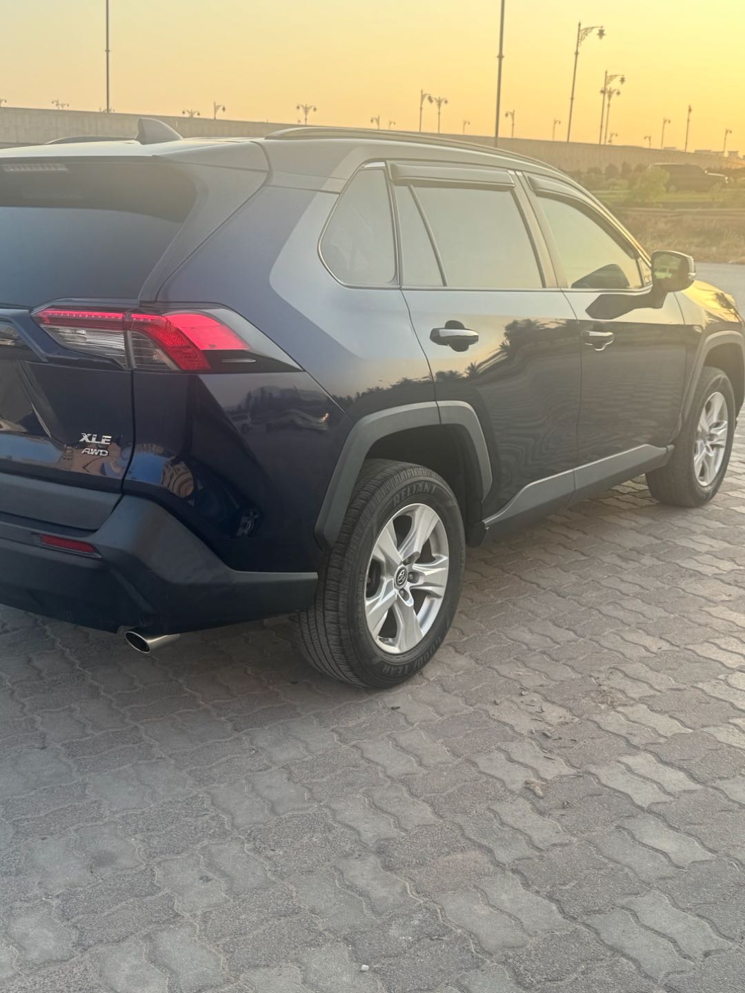 Car Image 2019 TOYOTA RAV4 XLE