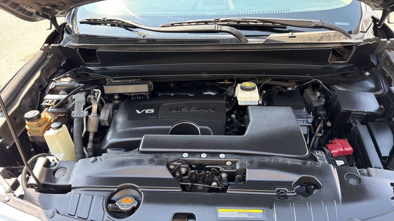 Car Image 2018 NISSAN PATHFINDER SV