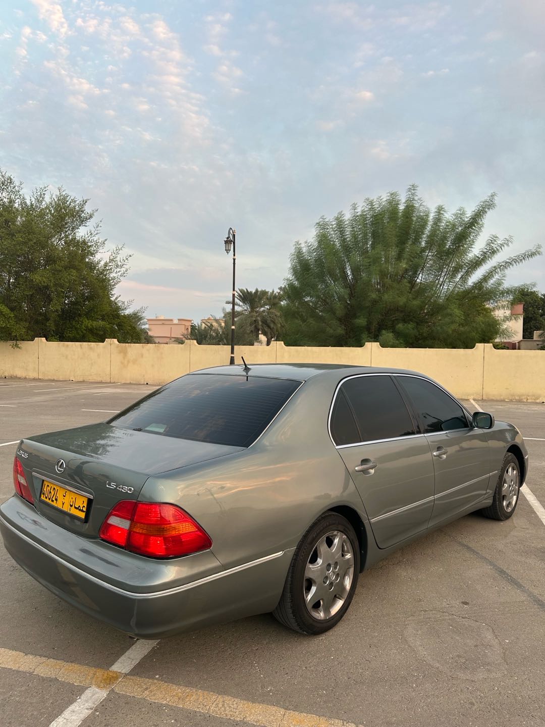 Car Image 2001 LEXUS LS 430