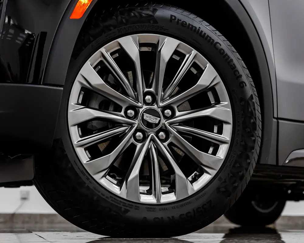 Car Image 2025 CADILLAC XT4 Premium Luxury