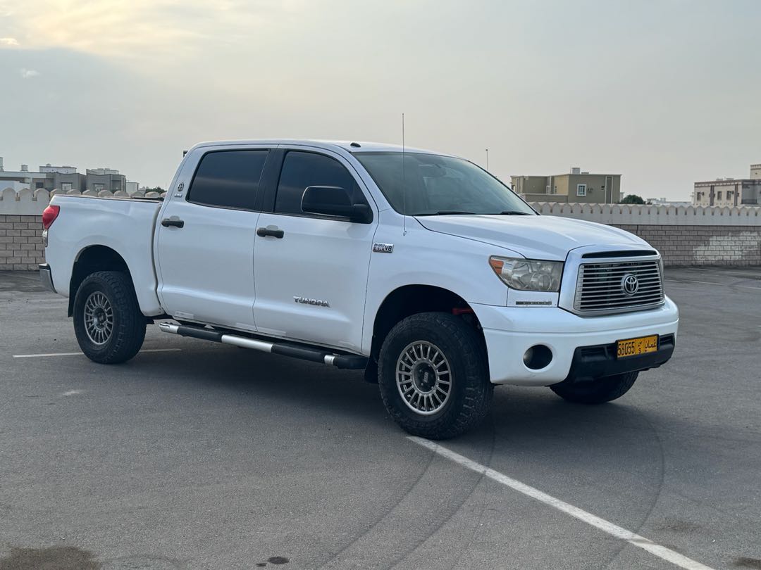 Car Image 2012 TOYOTA TUNDRA SR5