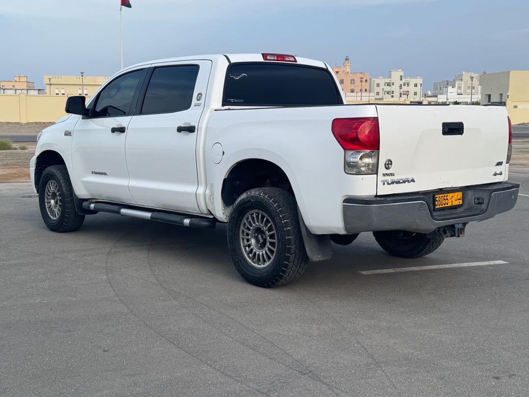 Car Image 2012 TOYOTA TUNDRA SR5