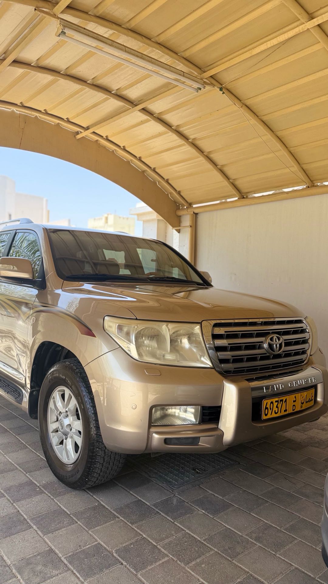 Car Image 2011 TOYOTA LAND CRUISER GX.R