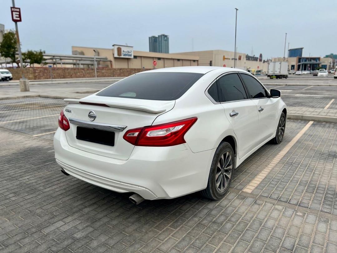 Car Image 2017 NISSAN ALTIMA S