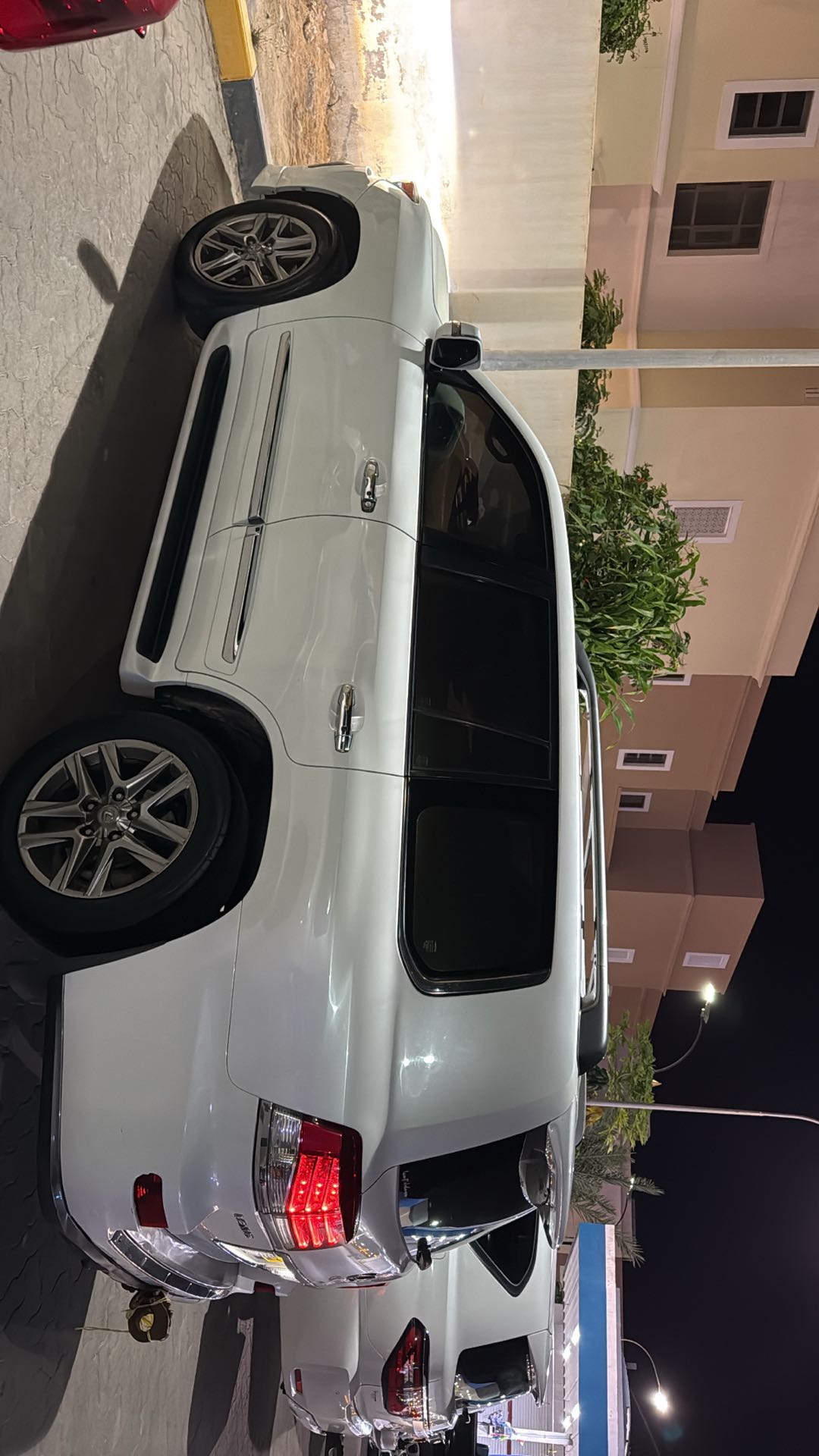 Car Image 2014 LEXUS LX 570