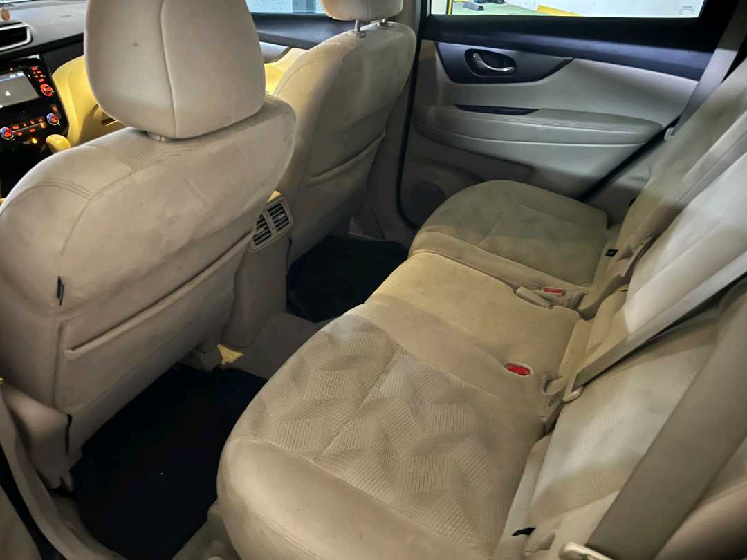 Car Image 2015 NISSAN ROGUE SV