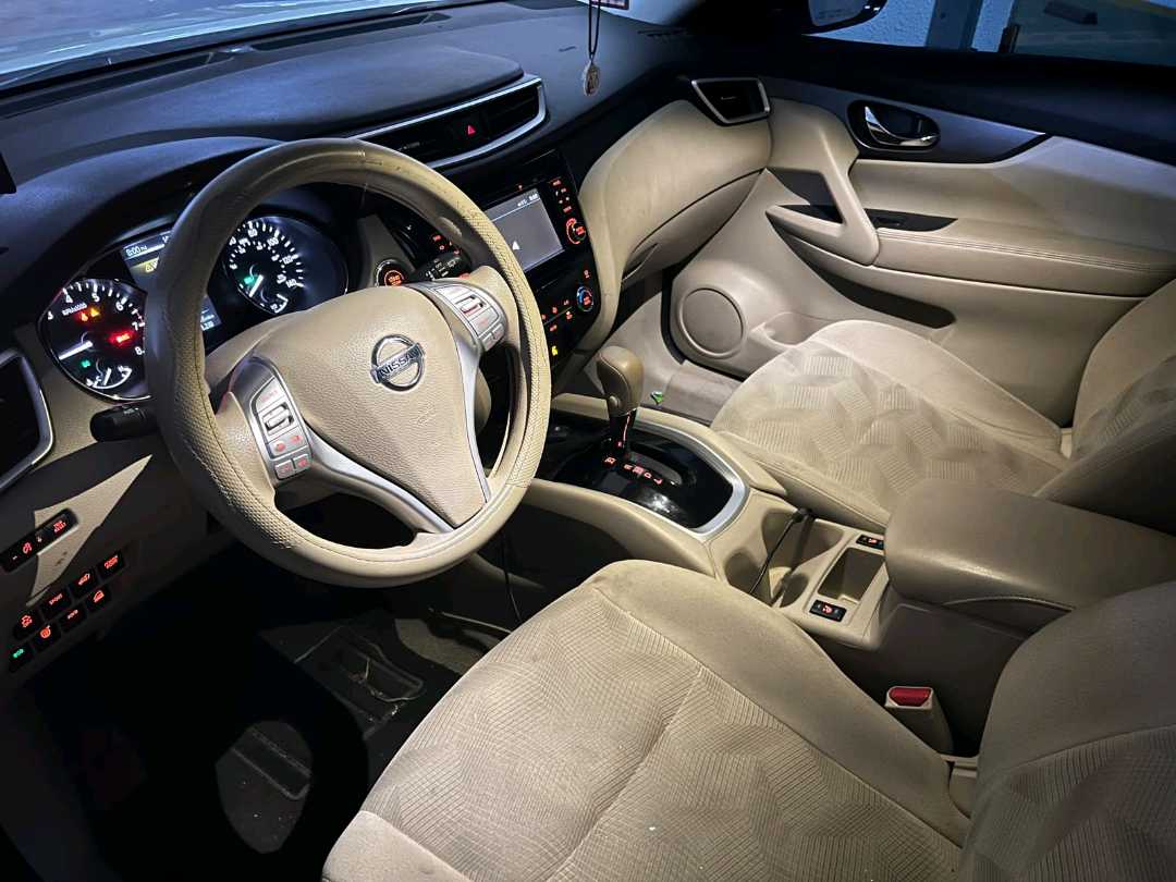 Car Image 2015 NISSAN ROGUE SV