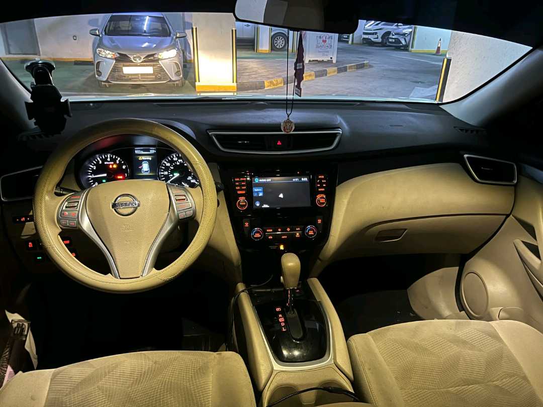 Car Image 2015 NISSAN ROGUE SV