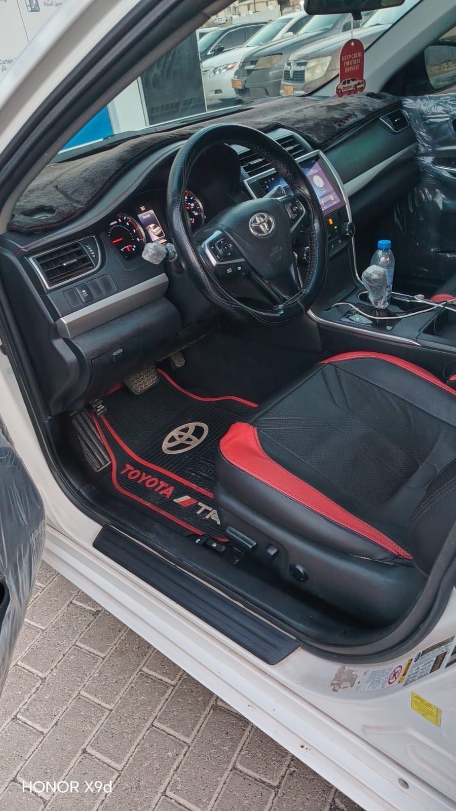 Car Image 2016 TOYOTA CAMRY SE