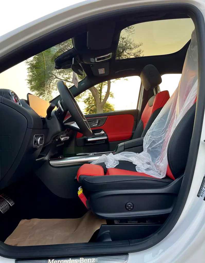 Car Image 2025 MERCEDES GLA CLASS GLA200