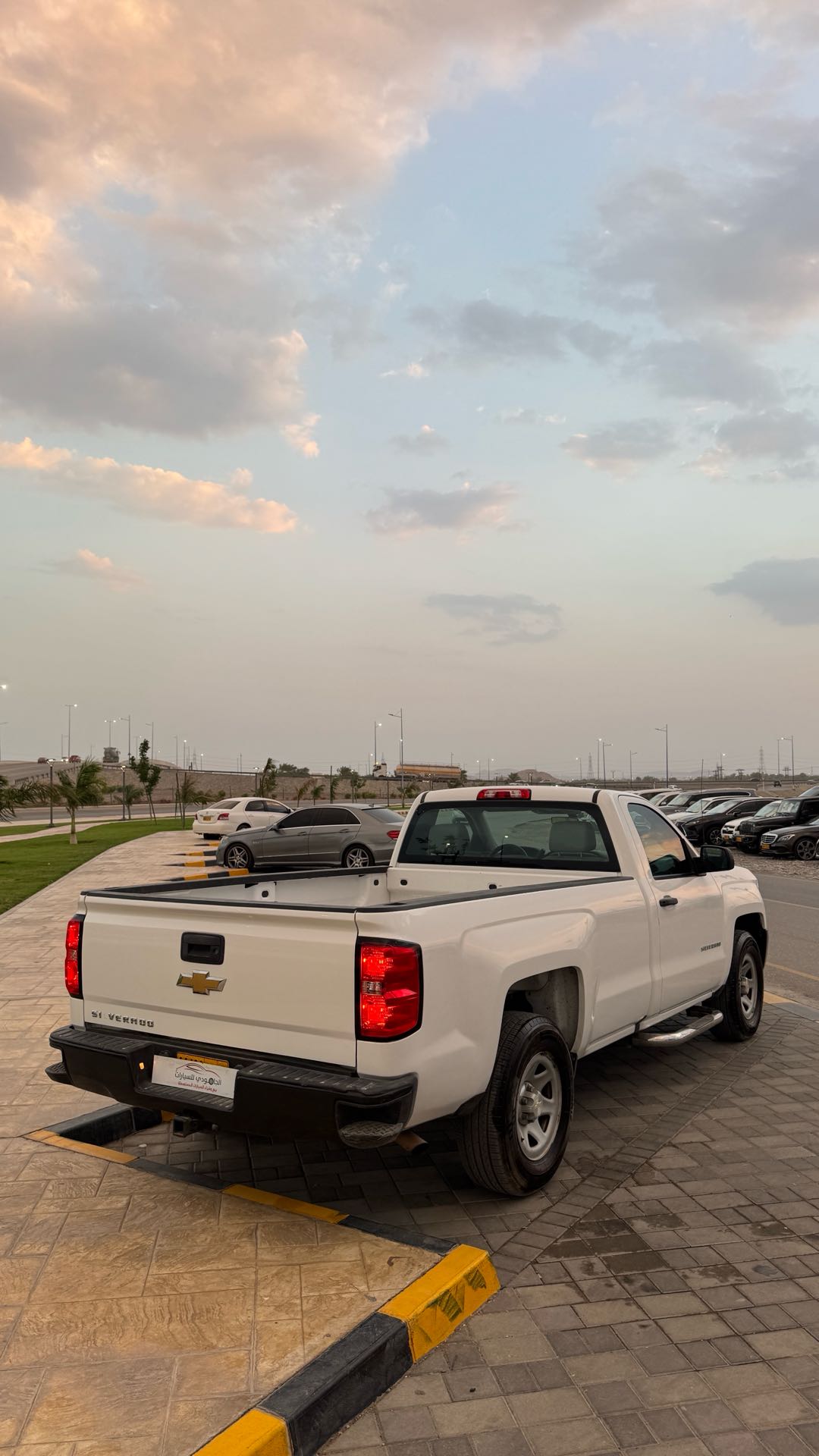 Car Image 2017 CHEVROLET SILVERADO LT