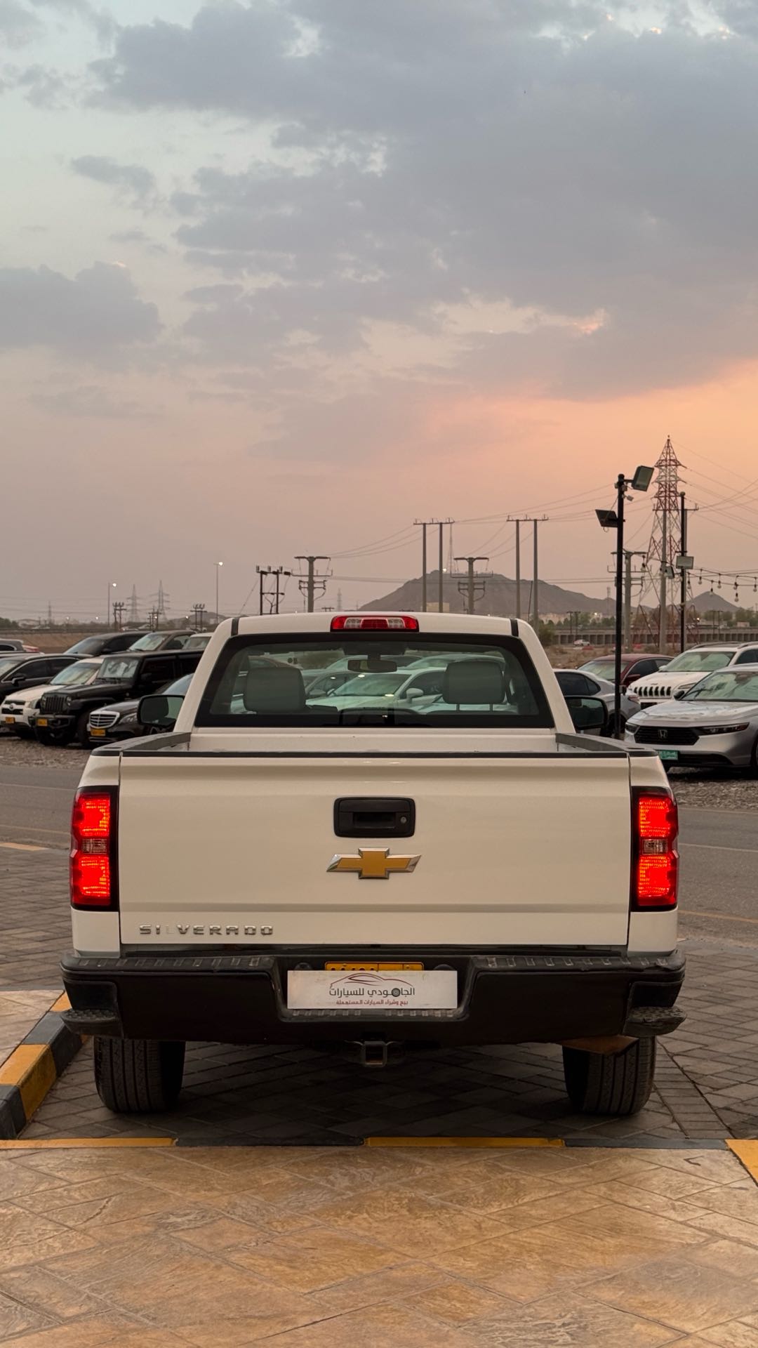 Car Image 2017 CHEVROLET SILVERADO LT