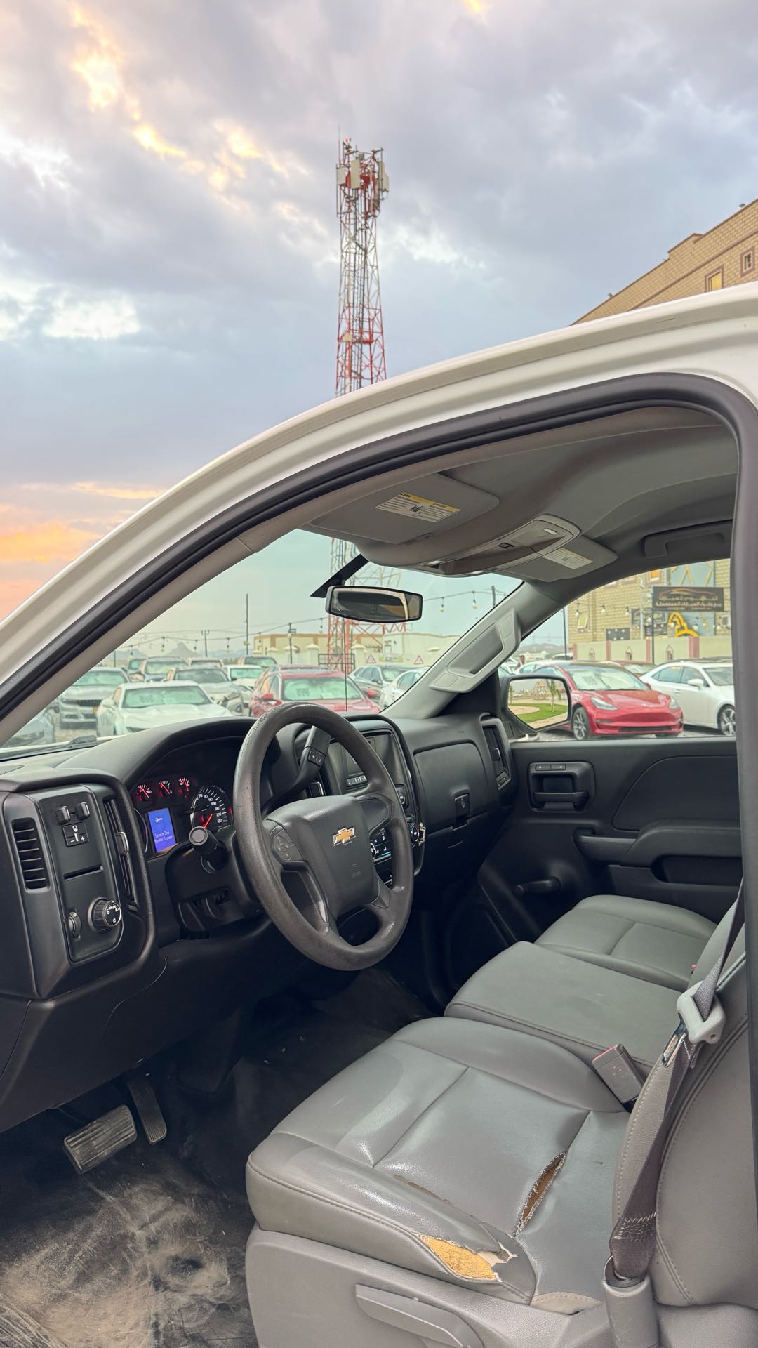 Car Image 2017 CHEVROLET SILVERADO LT