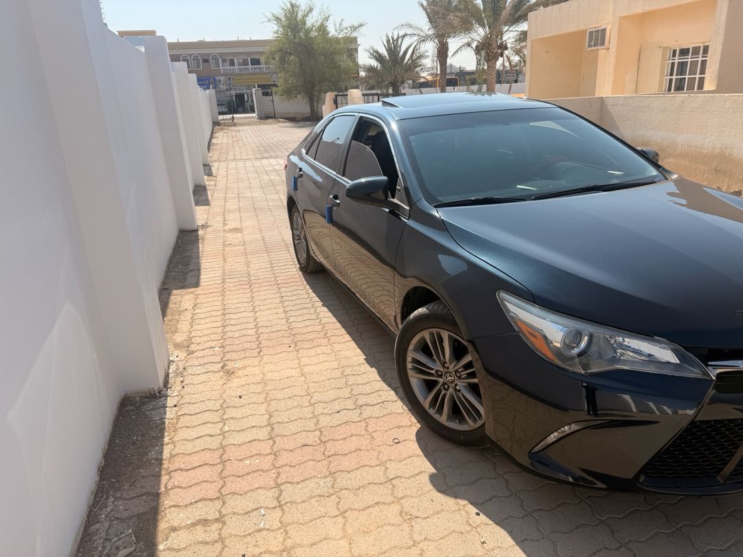 Car Image 2017 TOYOTA CAMRY XSE