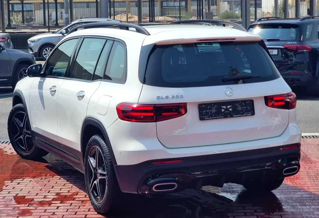 Car Image 2025 MERCEDES GLB CLASS 