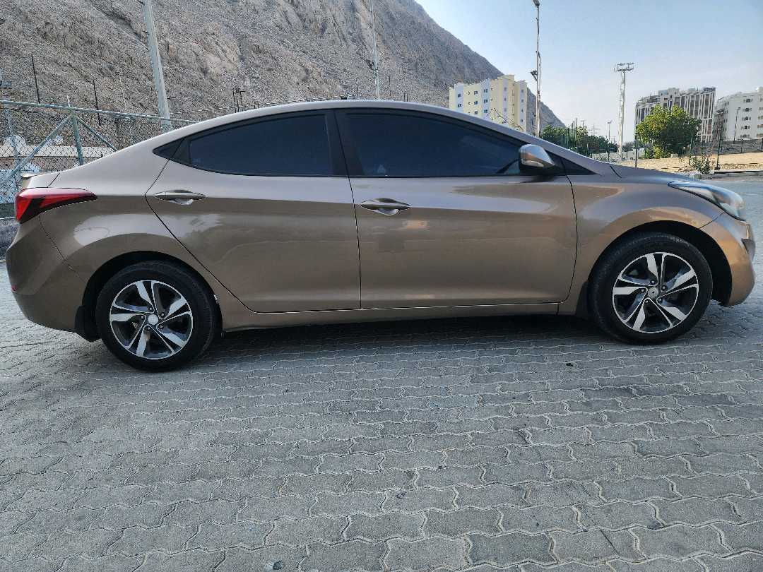 Car Image 2015 HYUNDAI ELANTRA SE