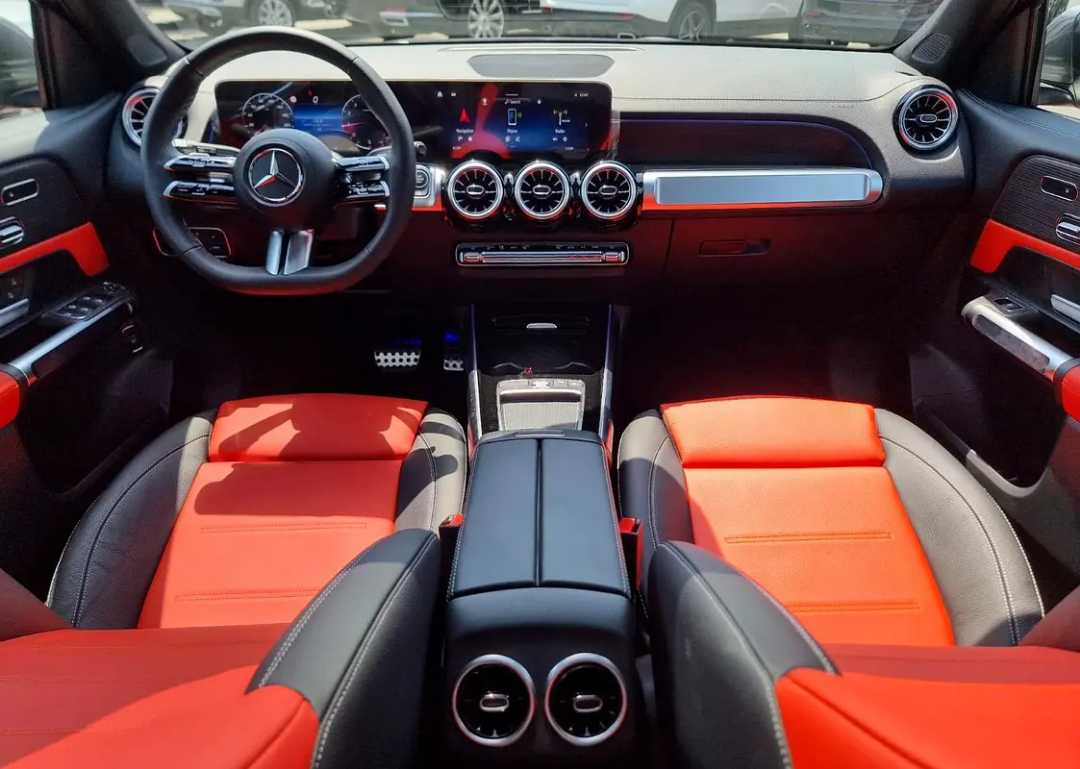 Car Image 2025 MERCEDES GLB CLASS 