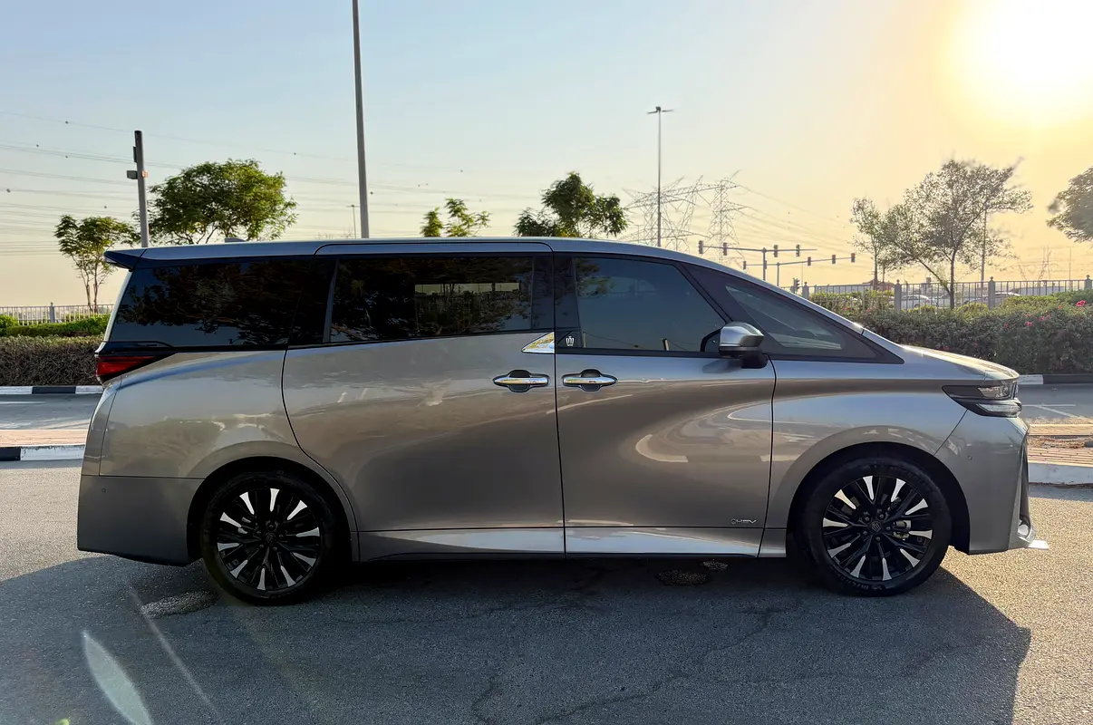 Car Image 2024 TOYOTA Alphard 