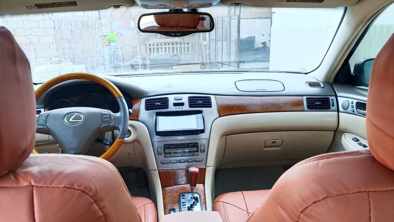 Car Image 2005 LEXUS ES 330