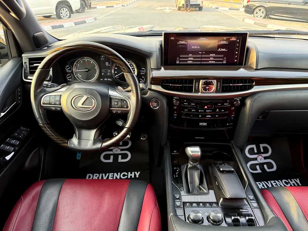 Car Image 2019 LEXUS LX 570