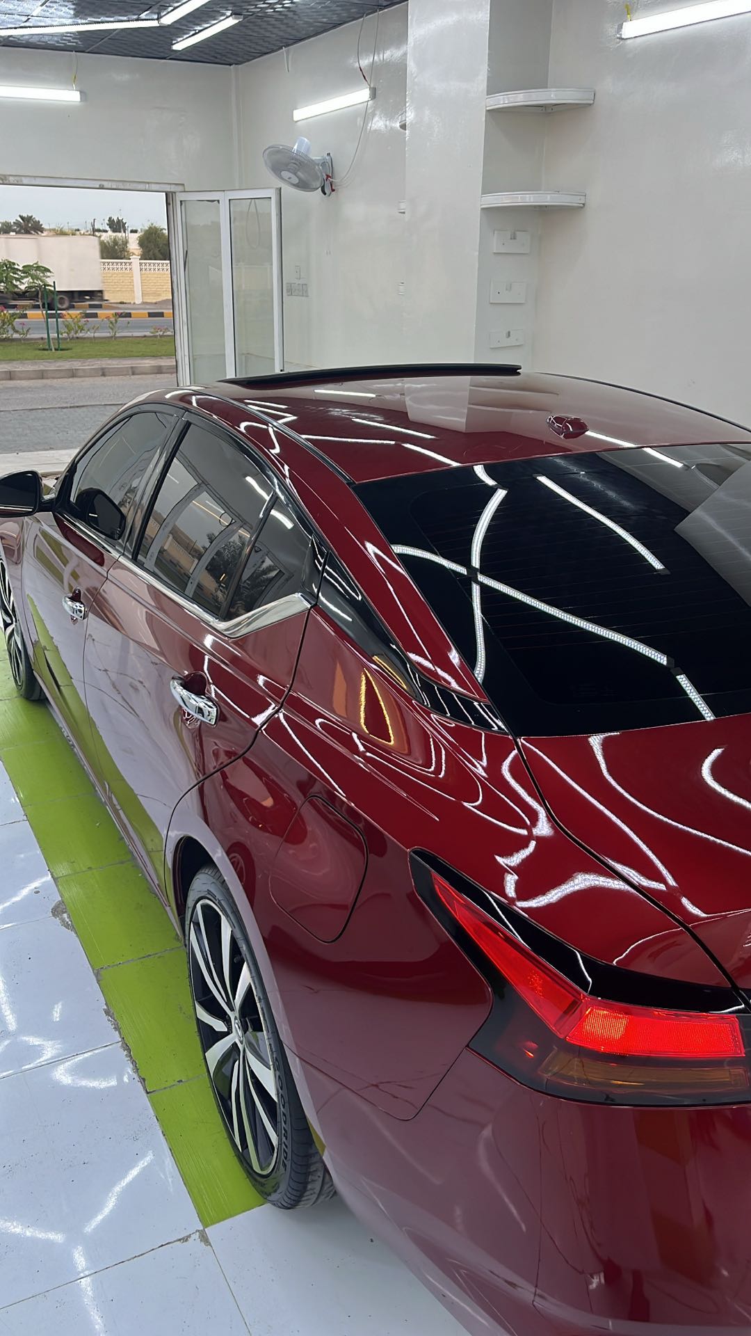 Car Image 2019 NISSAN ALTIMA Platinum 