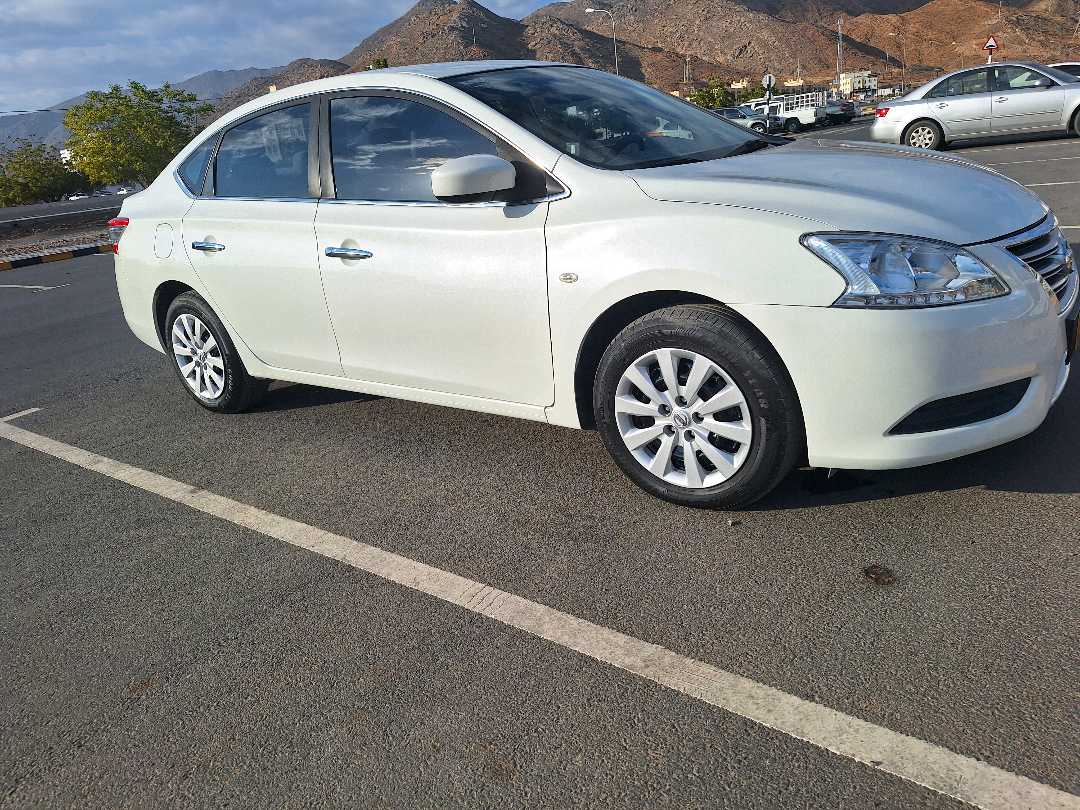 Car Image 2019 NISSAN SENTRA SR