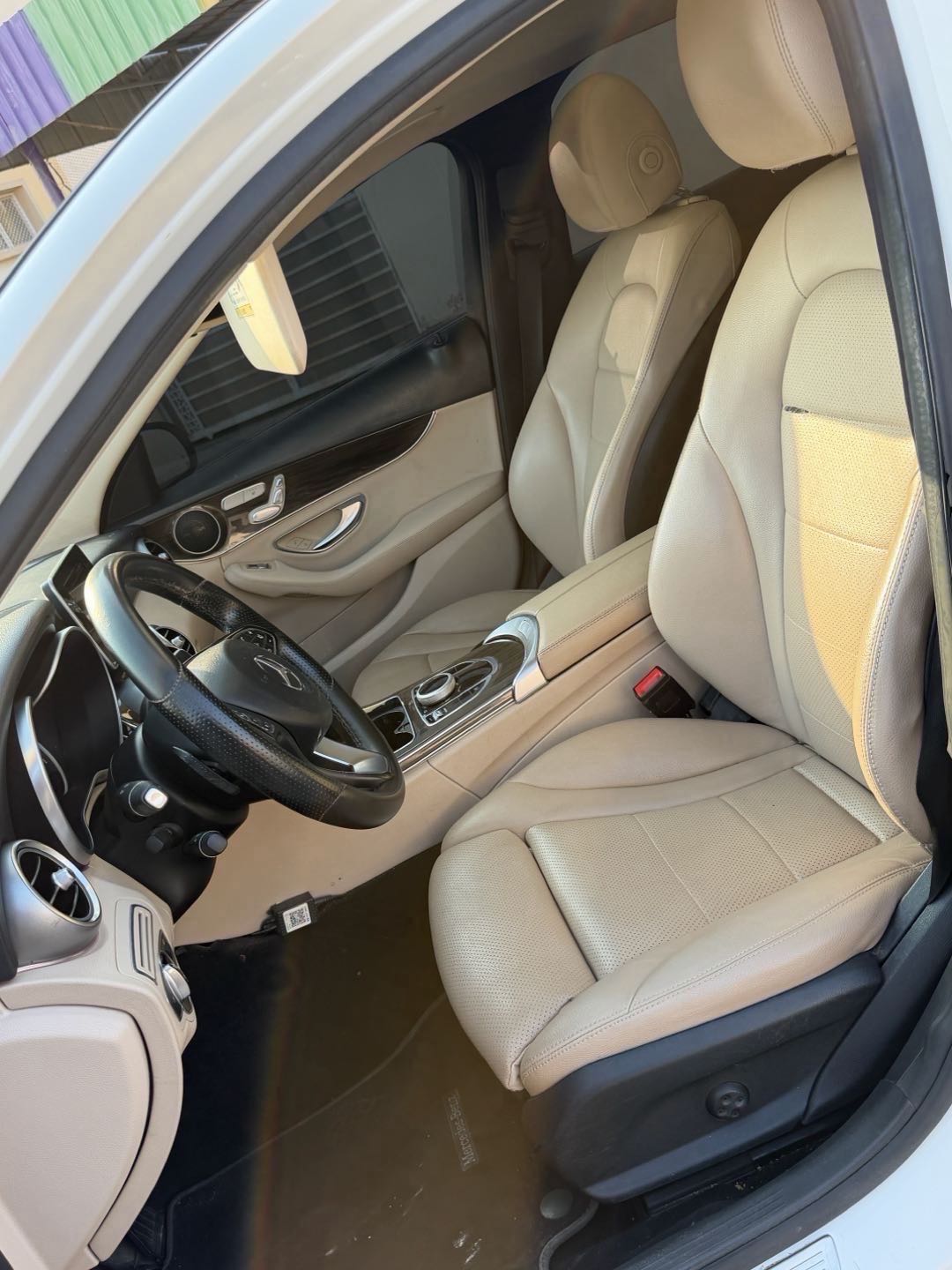 Car Image 2017 MERCEDES C Class 300