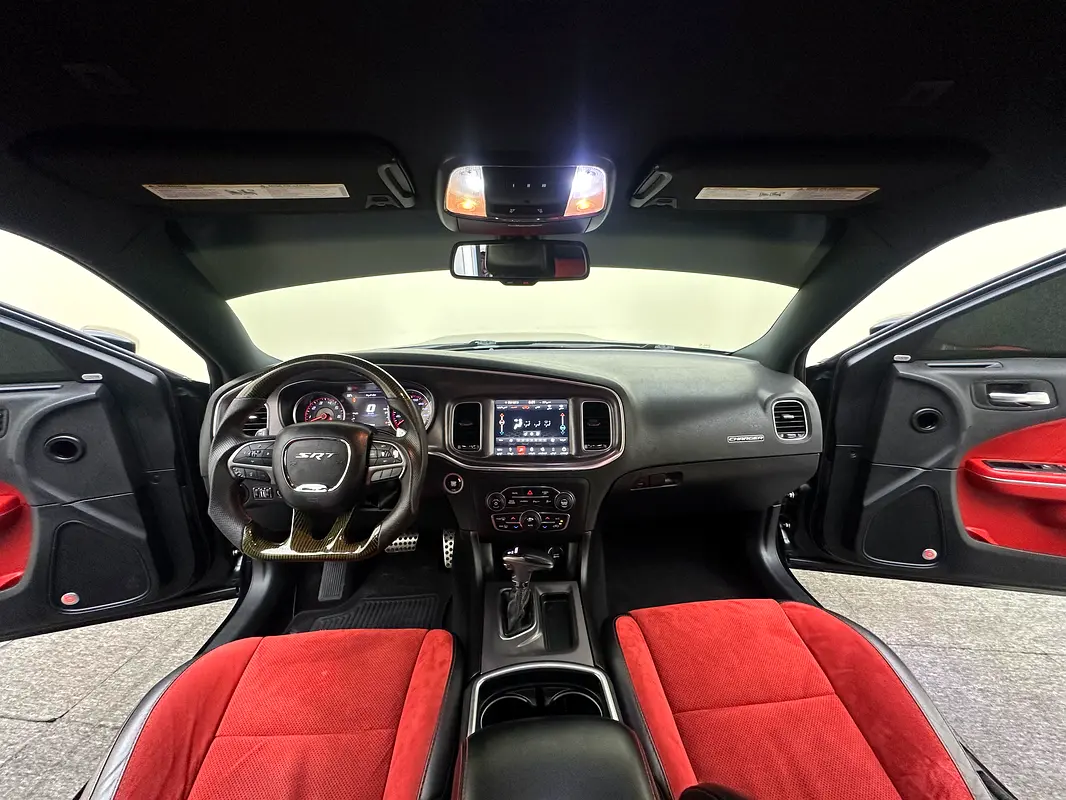 Car Image 2019 DODGE CHARGER SRT 392