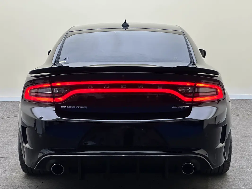 Car Image 2019 DODGE CHARGER SRT 392
