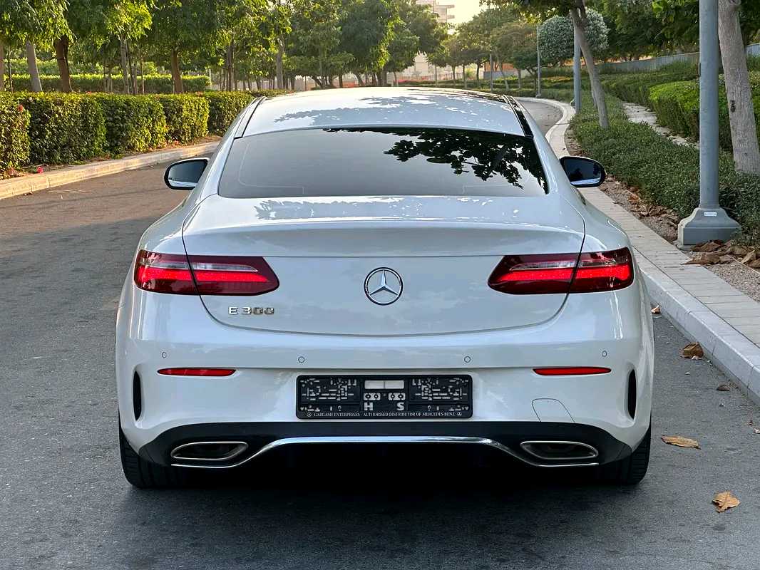 Car Image 2017 MERCEDES E Class 300