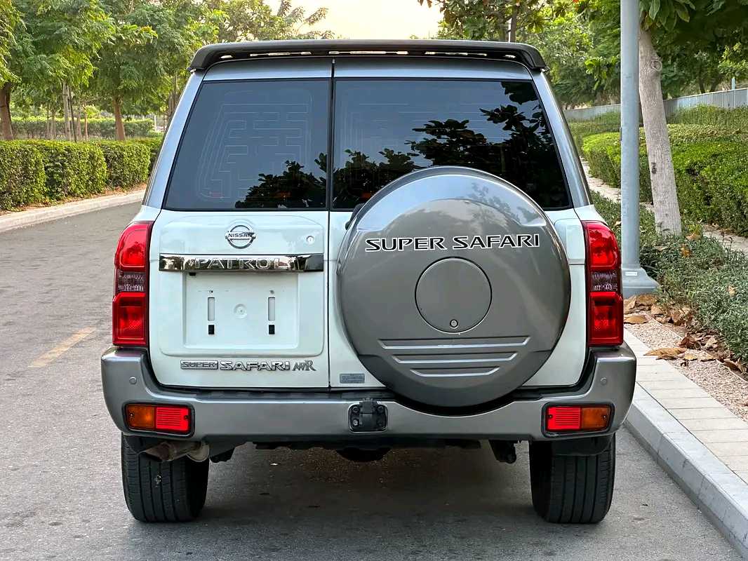 Car Image 2022 NISSAN SAFARI 