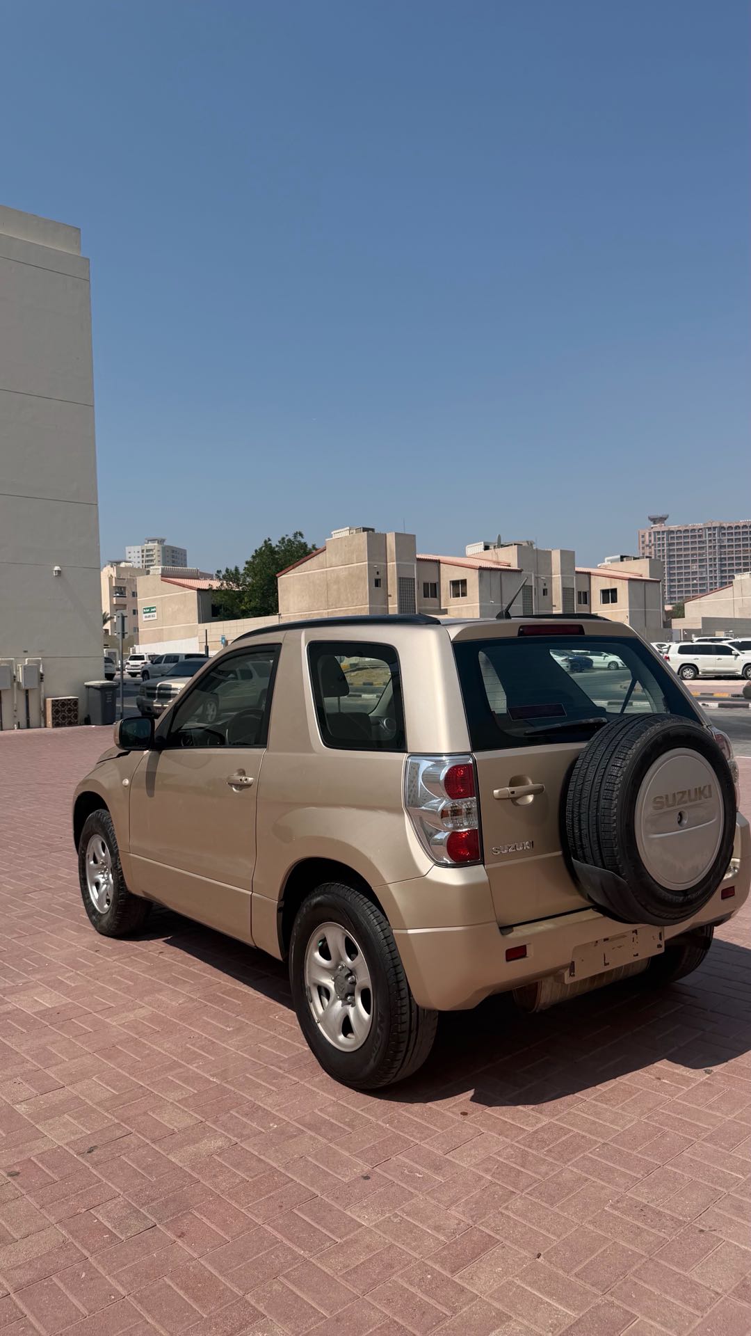 Car Image 2011 SUZUKI VITARA Base