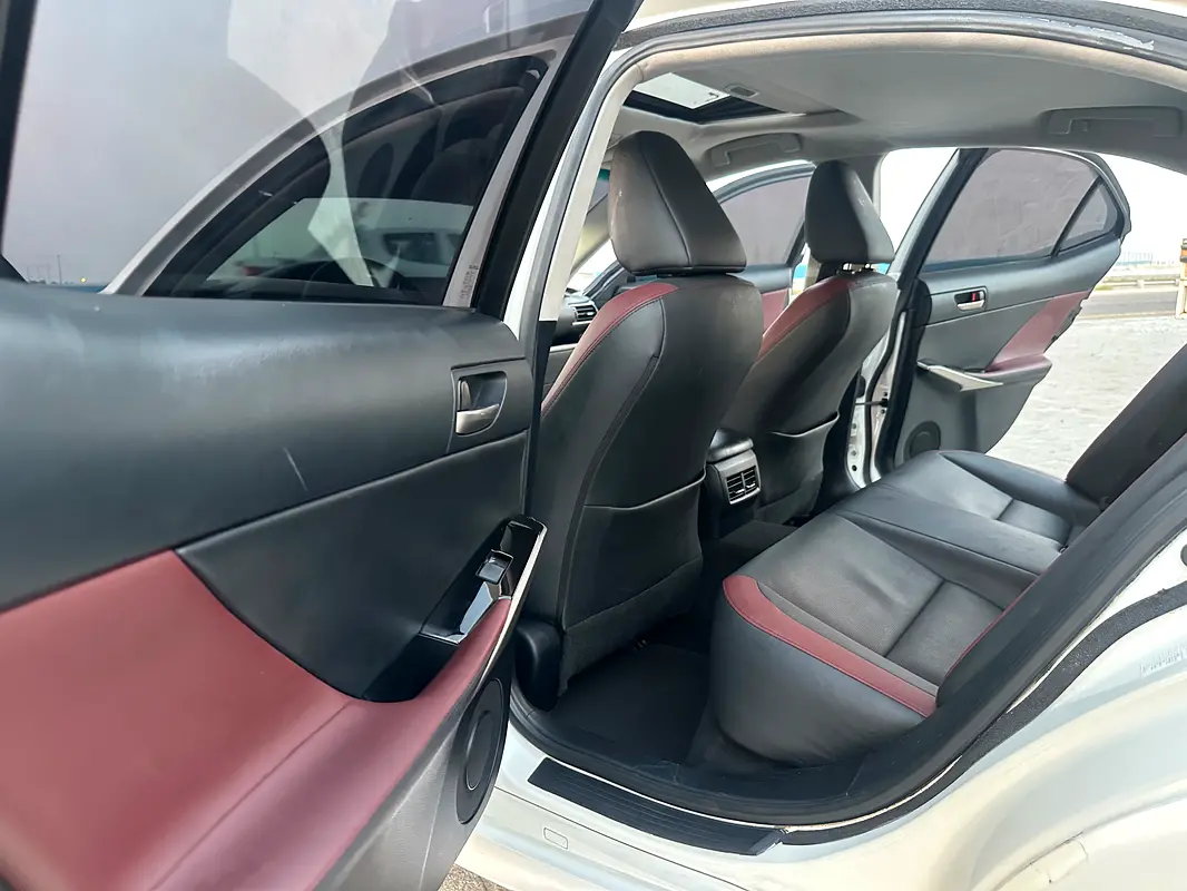 Car Image 2019 LEXUS IS 300