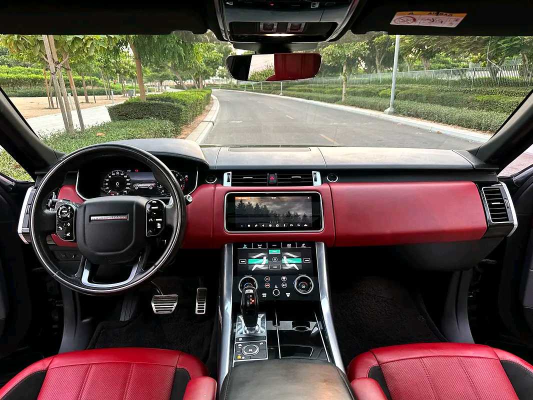 Car Image 2019 LAND ROVER SPORT HSE Dynamic