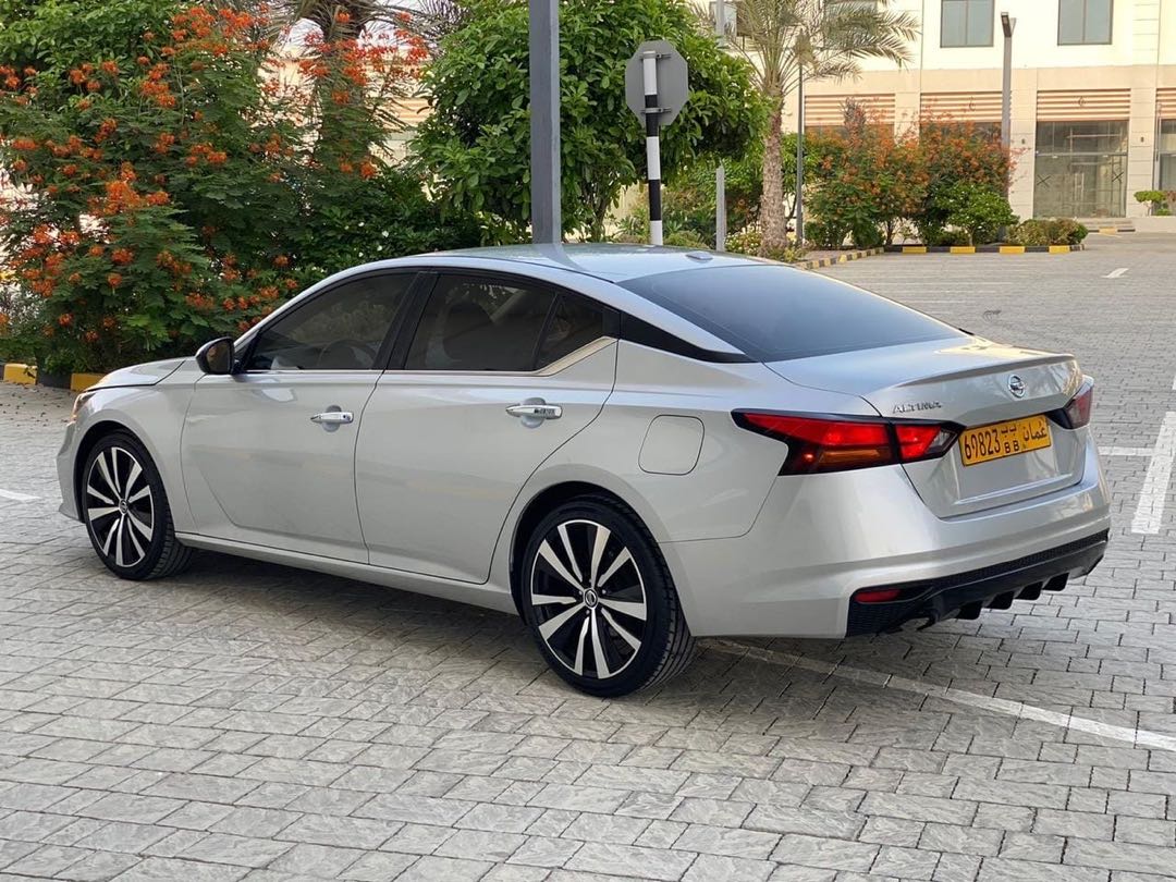 Car Image 2019 NISSAN ALTIMA SL
