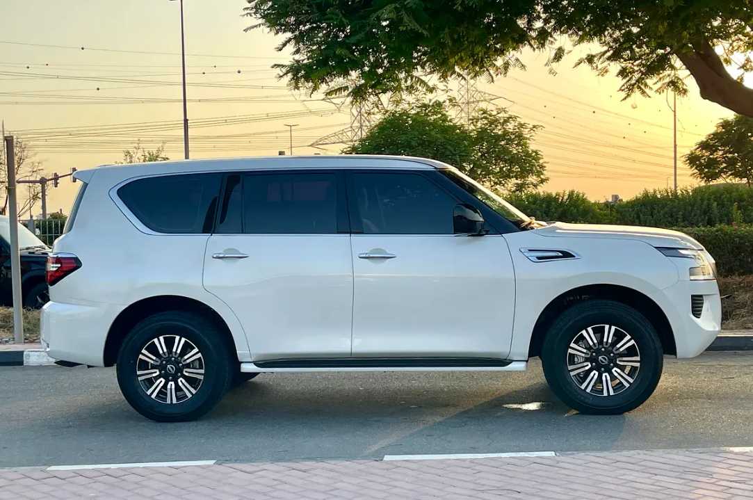 Car Image 2024 NISSAN PATROL XE