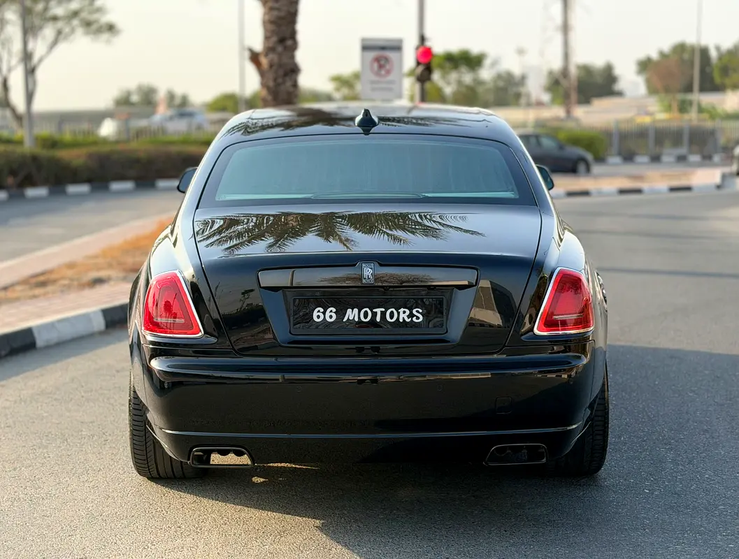 Car Image 2018 ROLLS ROYCE GHOST Black Badge